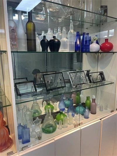 Satin Surface Glass Bottle Cosmetic Bottle Frost Etch Engrave Customize Pattern wine wisky bottle